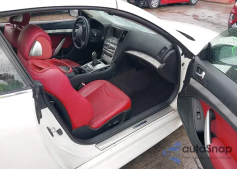 2014 Infiniti Q60 Ipl z USA, uszkodzony, nr VIN JN1CV6FE7EM900739